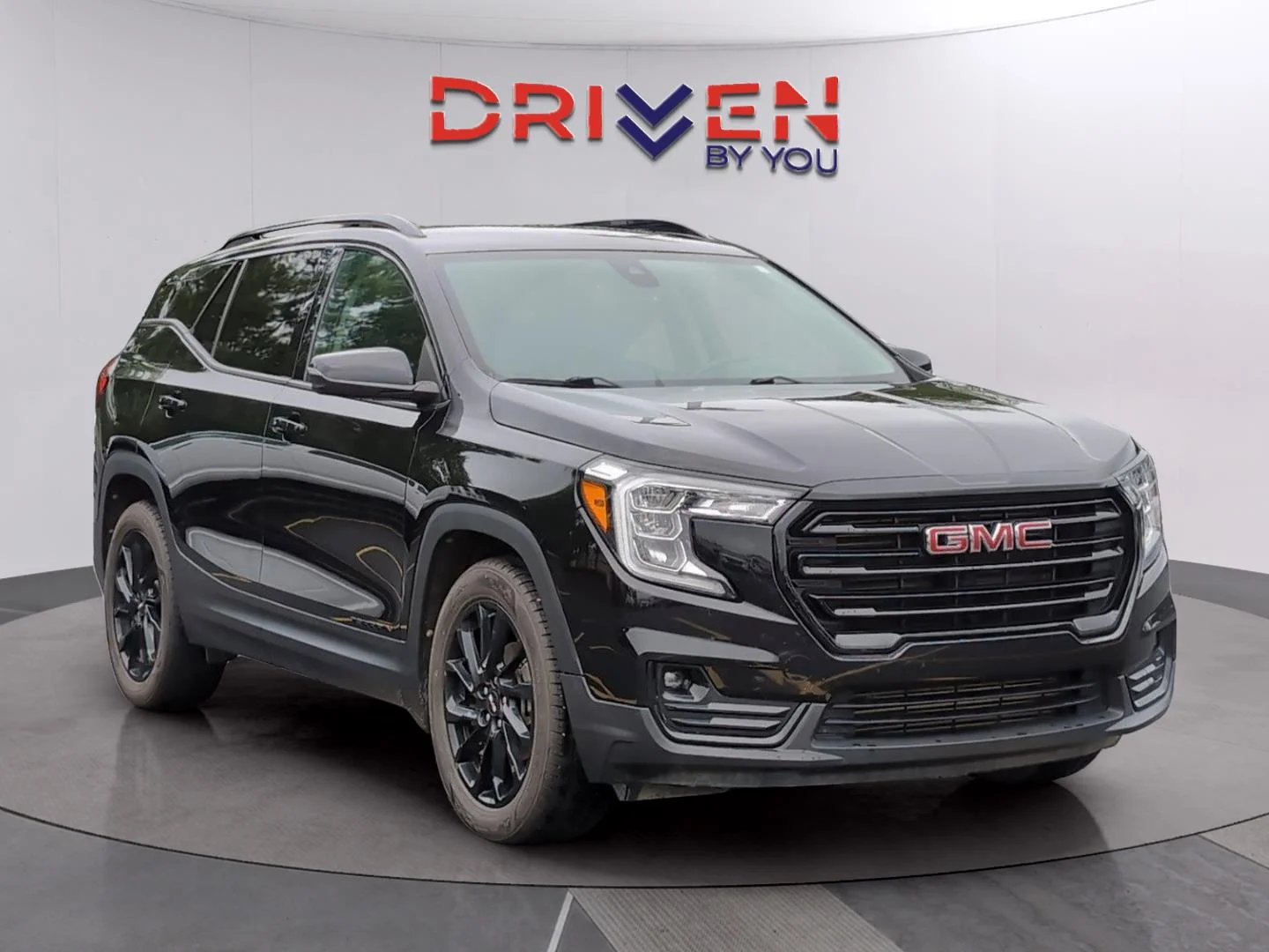 Used 2023 Ebony Twilight Metallic GMC SLT image 7