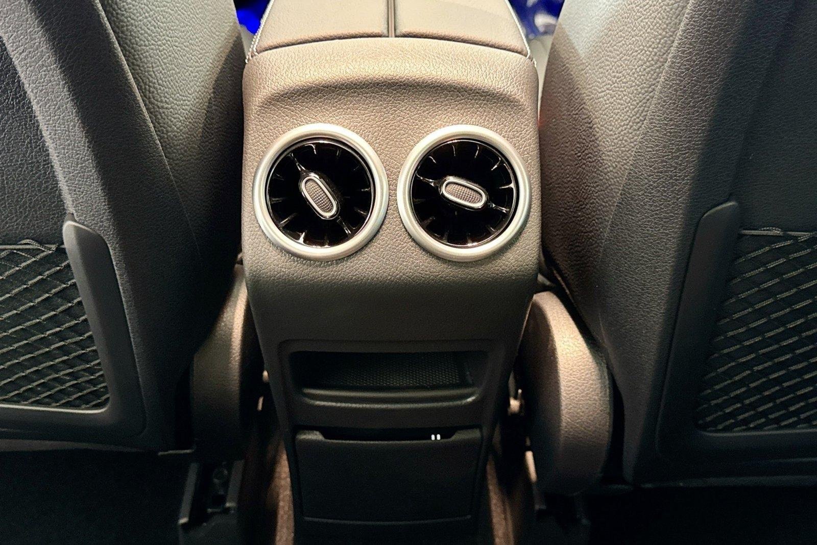 New 2026 Night Black Mercedes-Benz GLB 250 image 23