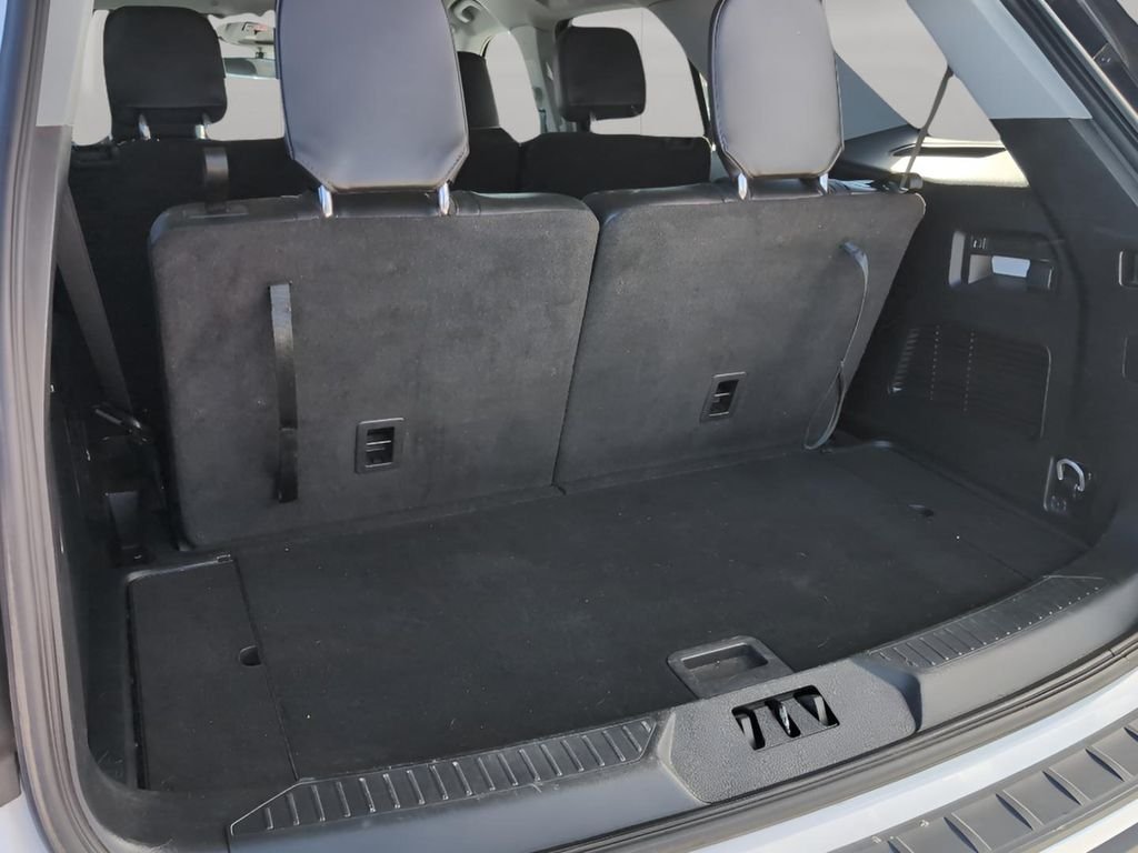 Used 2023 Oxford White Ford XLT image 31
