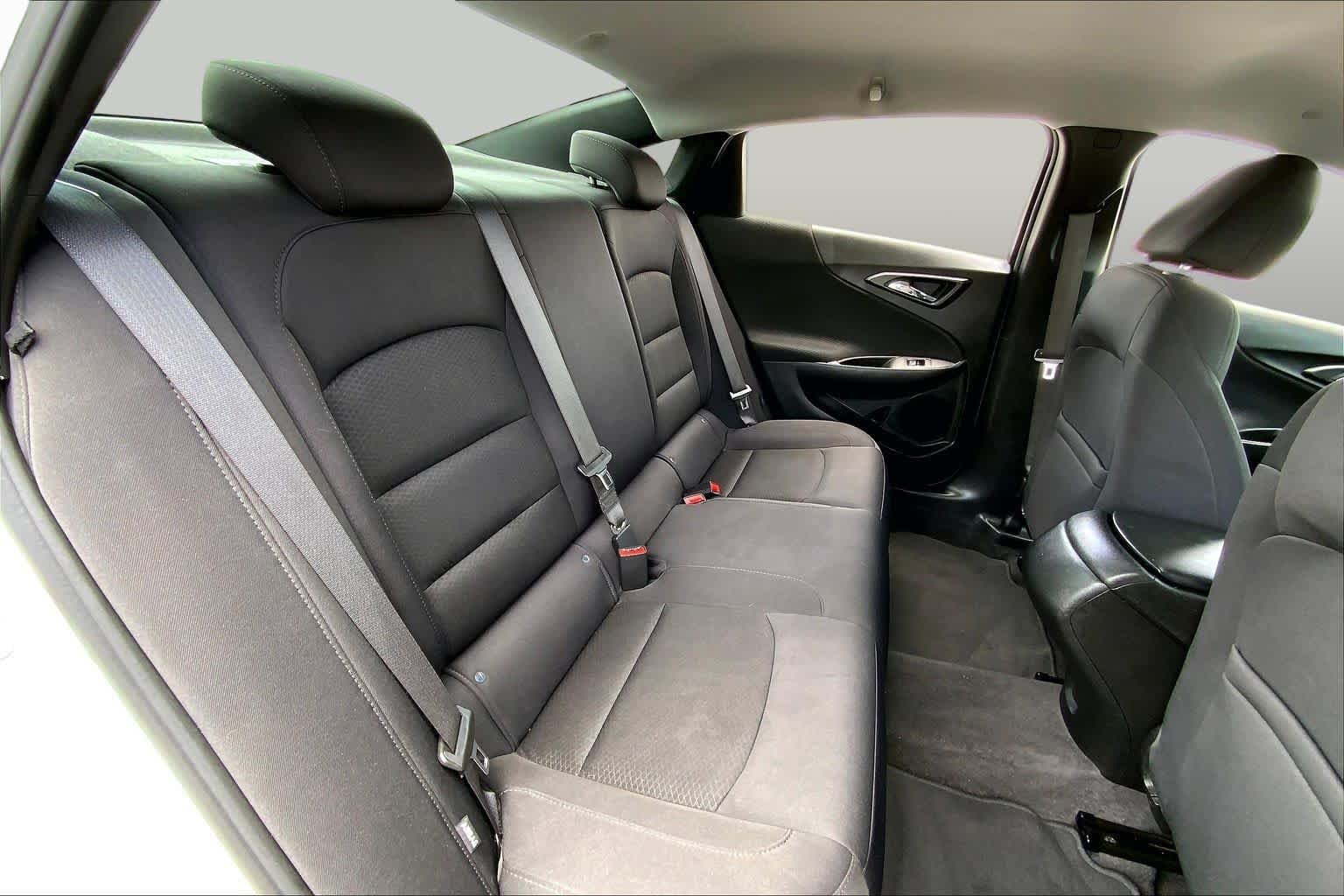 Used 2022 Summit White Chevrolet RS image 19