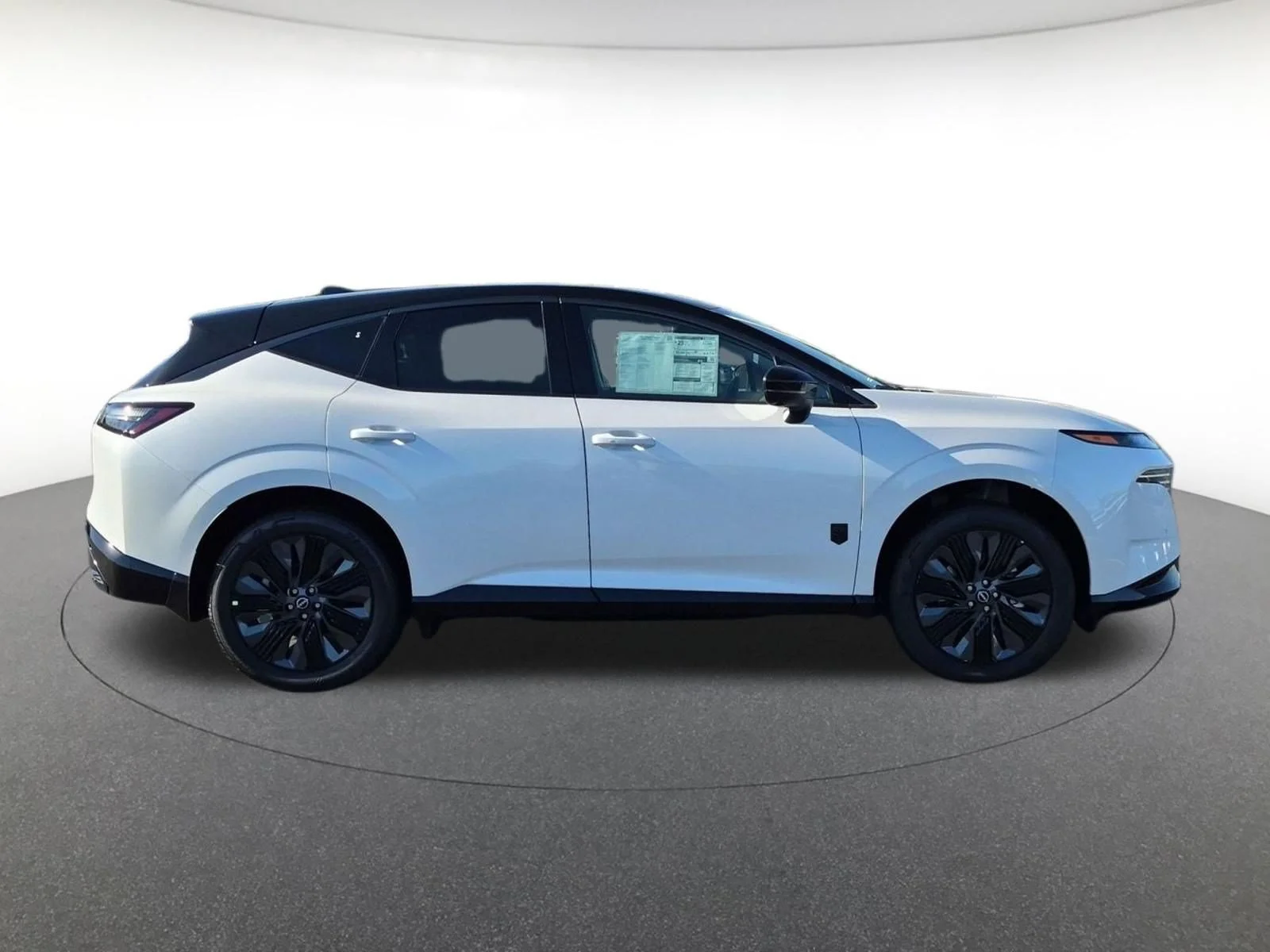 New 2027 Everest White Pearl TriCoat / Super Black Two-tone Nissan Dark Armor image 5