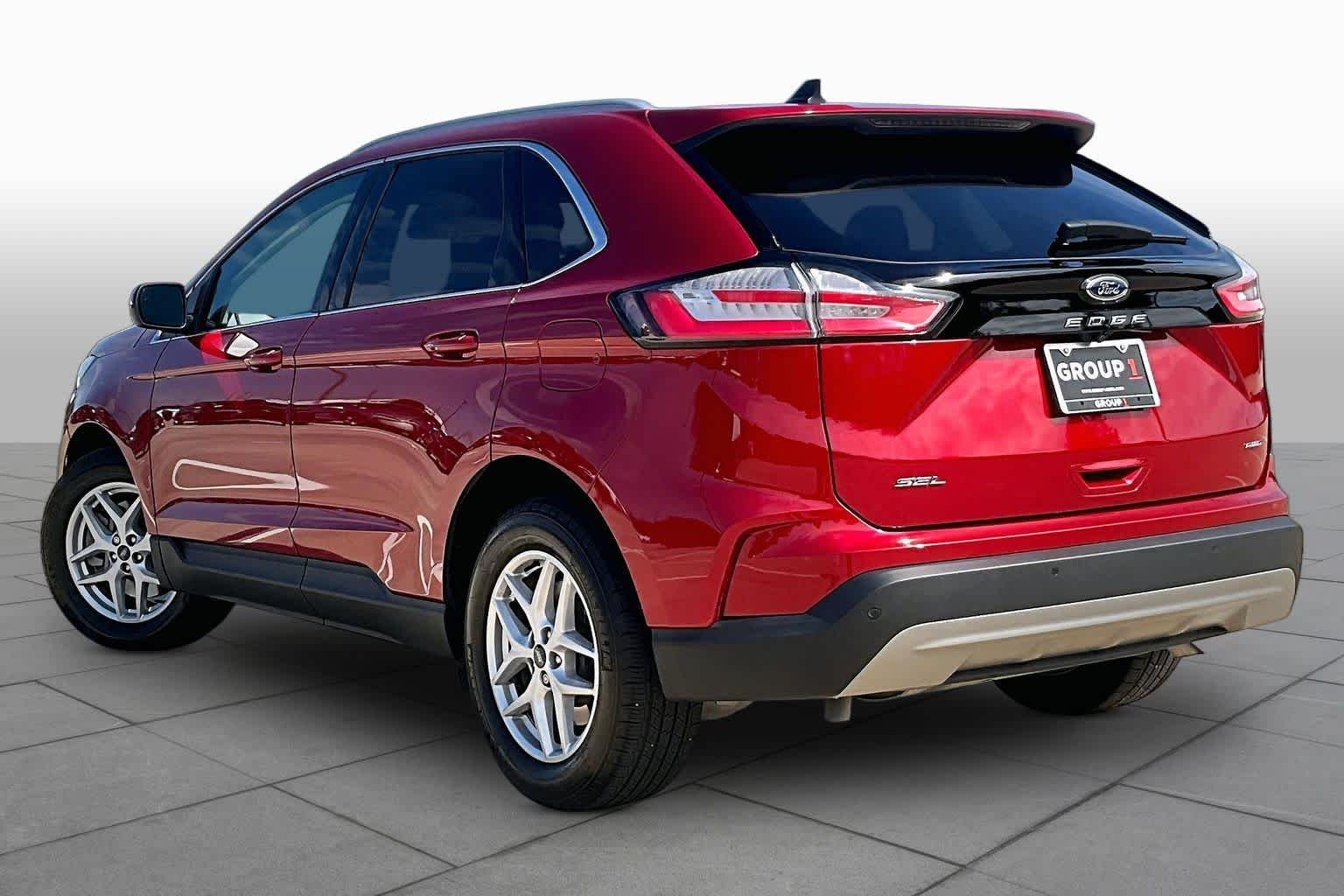 Used 2022 Rapid Red Metallic Tinted Clearcoat Ford SEL image 12