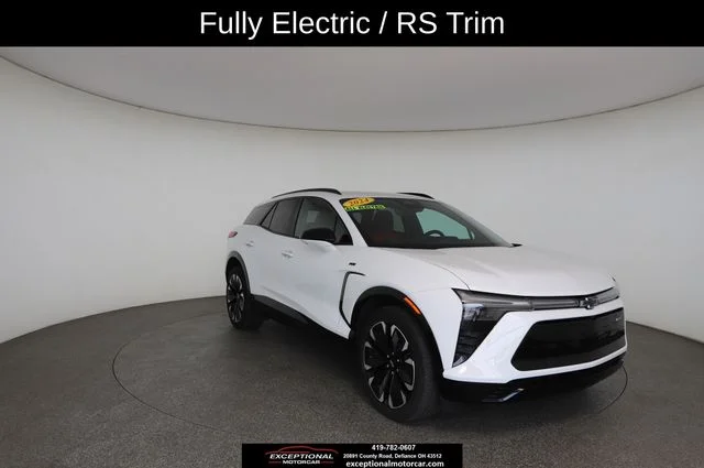 Used 2024 White Chevrolet RS image 28