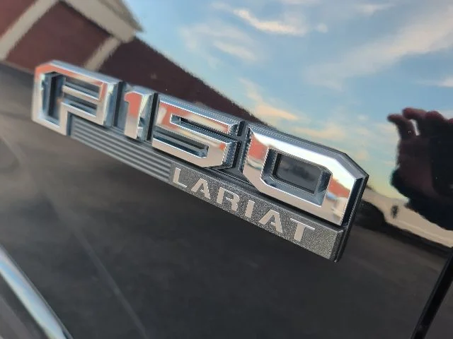 Used 2016 Shadow Black Ford Lariat image 9