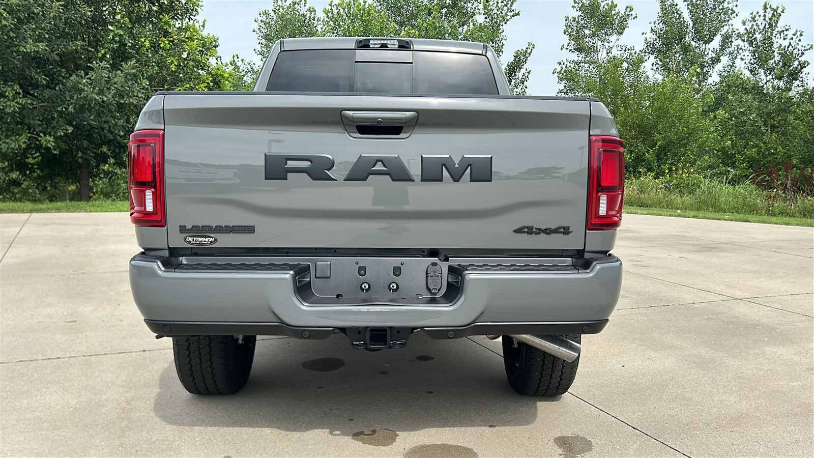 New 2026 Ceramic Gray Clear-Coat Exterior Paint RAM Laramie image 5