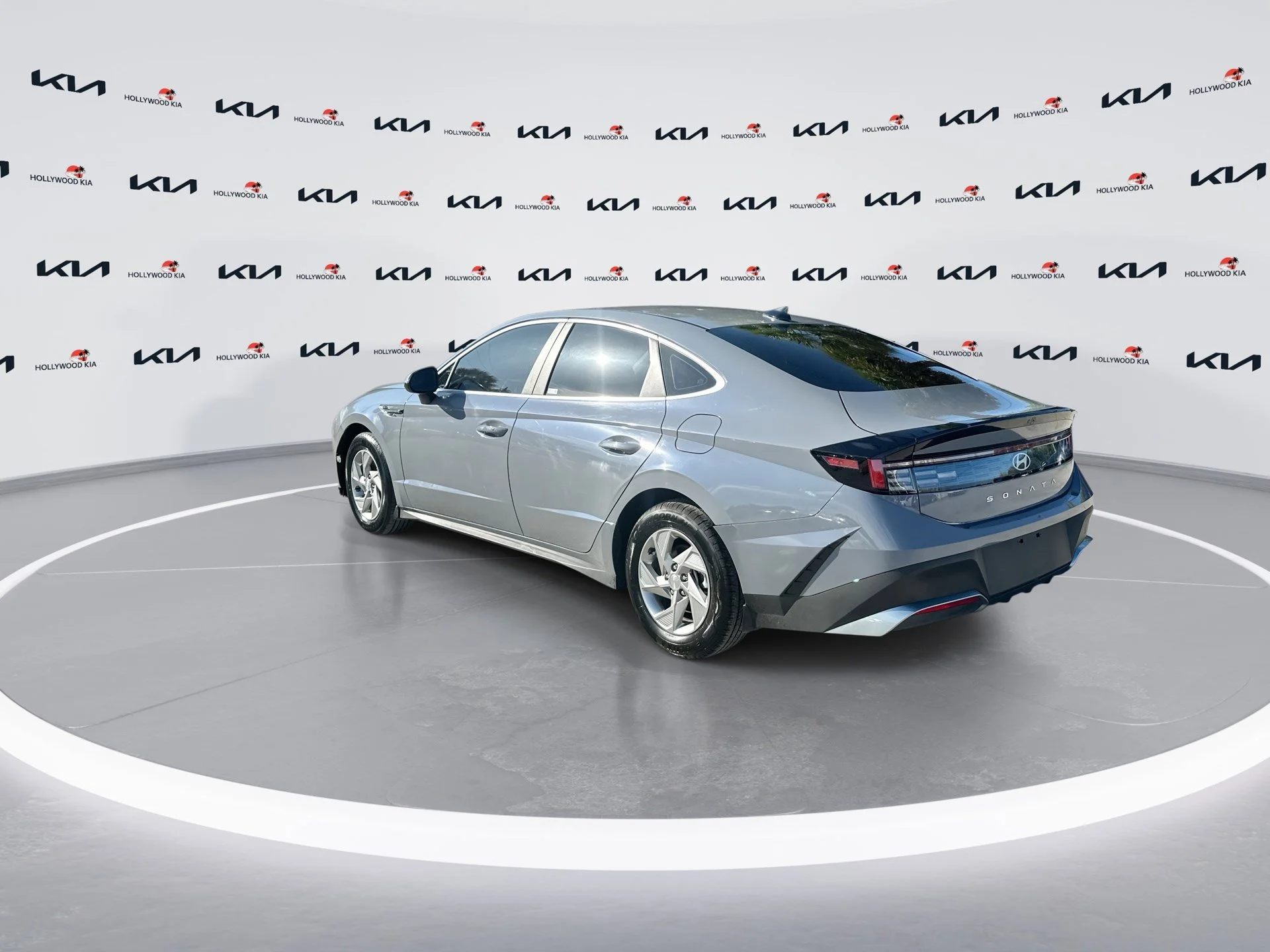 Used 2025 Transmission Blue Hyundai SE image 6