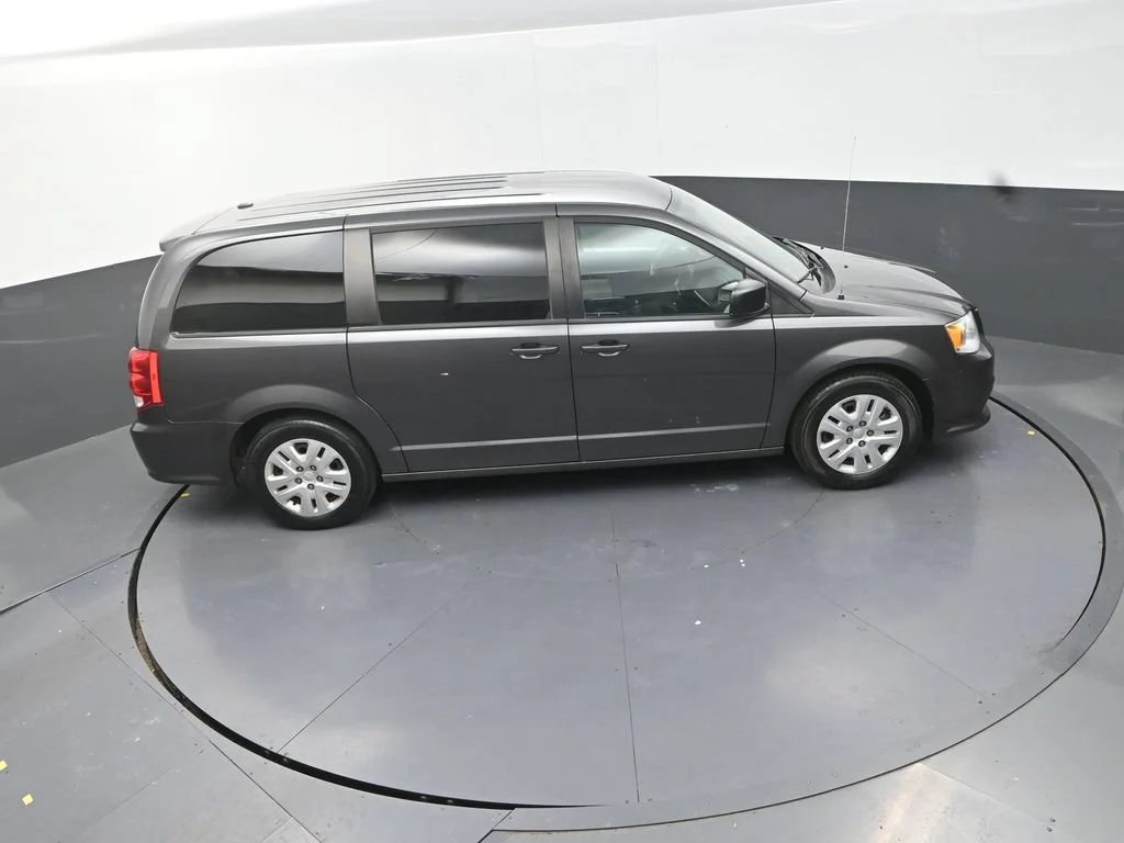 Used 2018 Gray Dodge SE image 20
