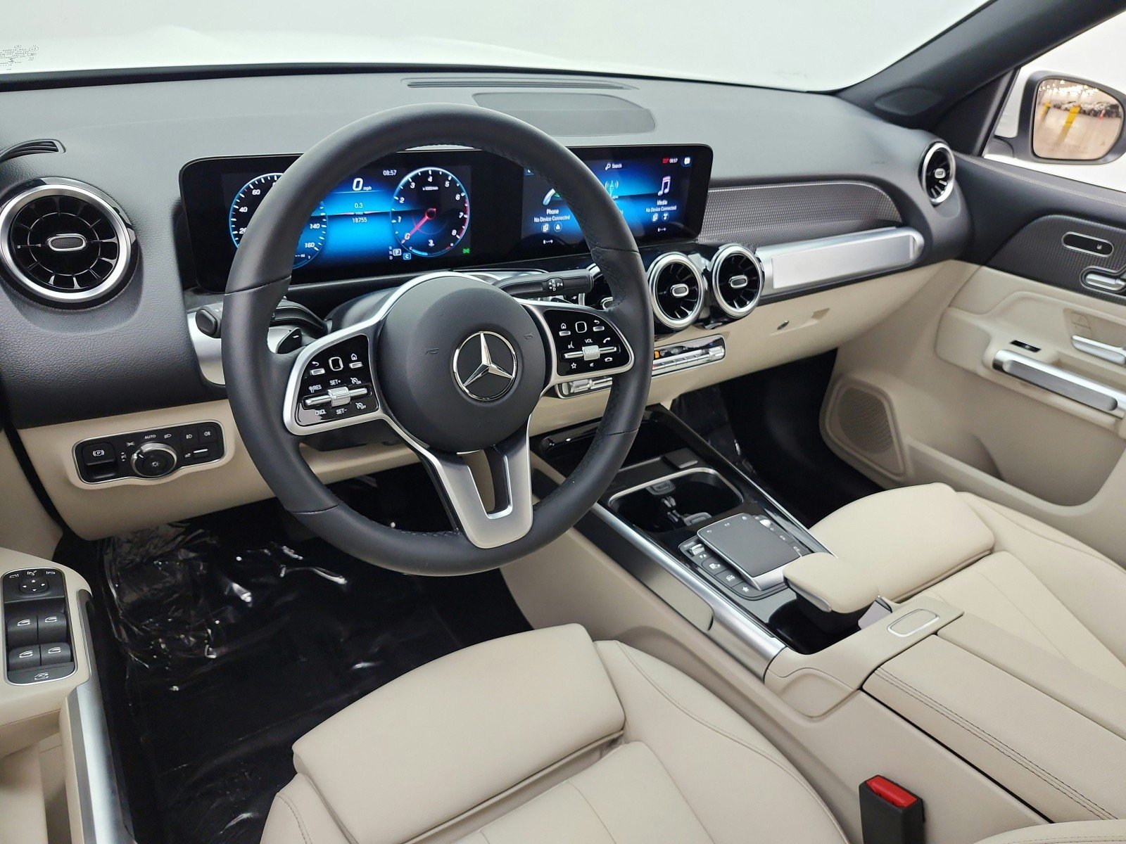 Used 2022 Polar White Mercedes-Benz GLB 250 SUV image 14