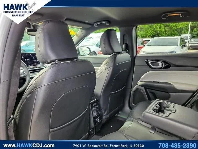 Certified Used 2025 Silver Jeep Limited image 11