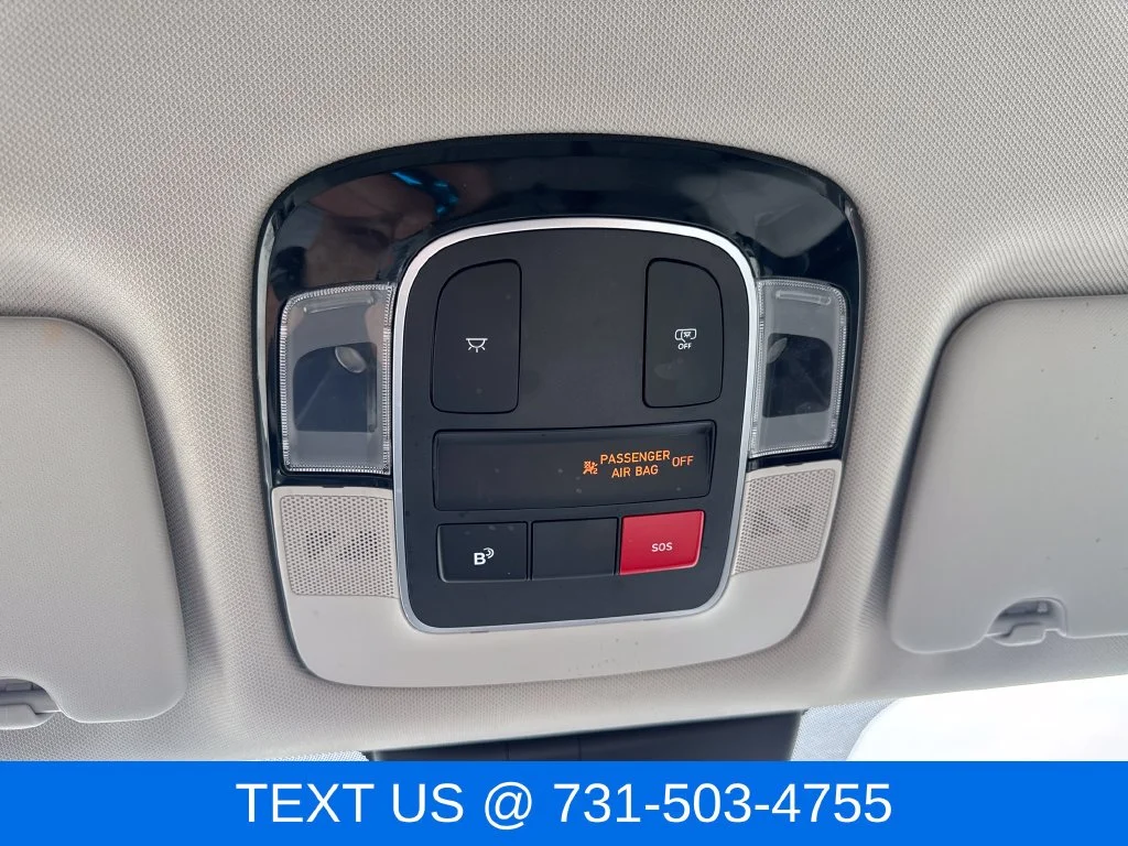 Used 2025 Gray Hyundai SEL image 22