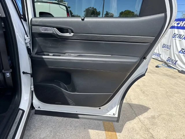 Used 2025 White Hyundai Limited image 23