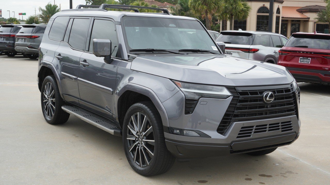 Used 2024 Gray Lexus GX 550 Luxury image 3