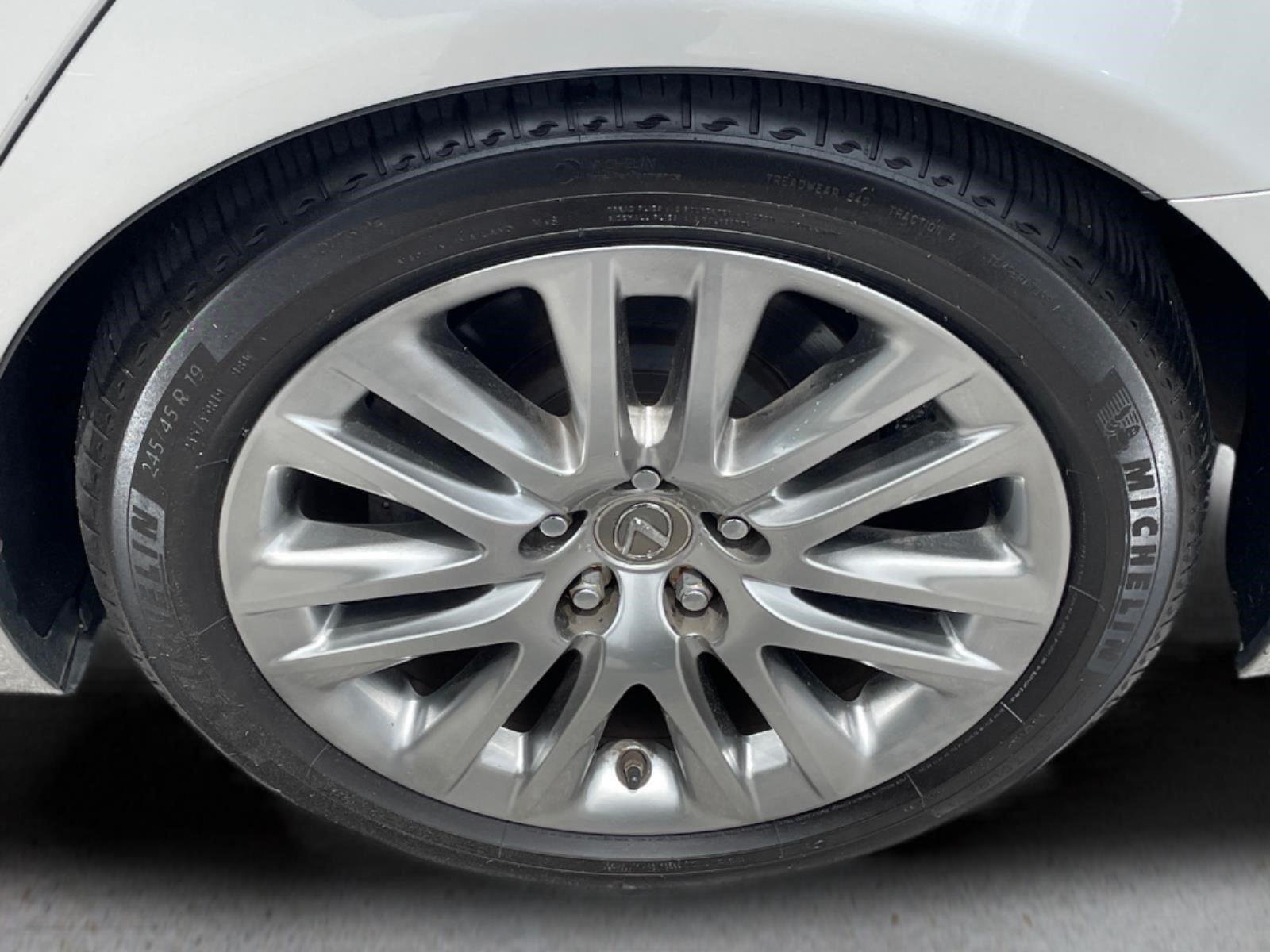 Used 2015 Liquid Platinum Lexus COMFORT image 28