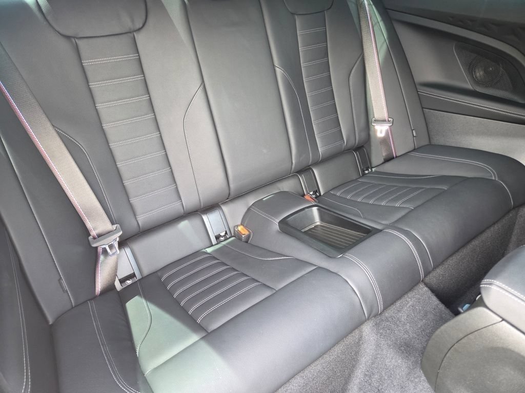 Used 2025 Alpine White BMW Base image 5