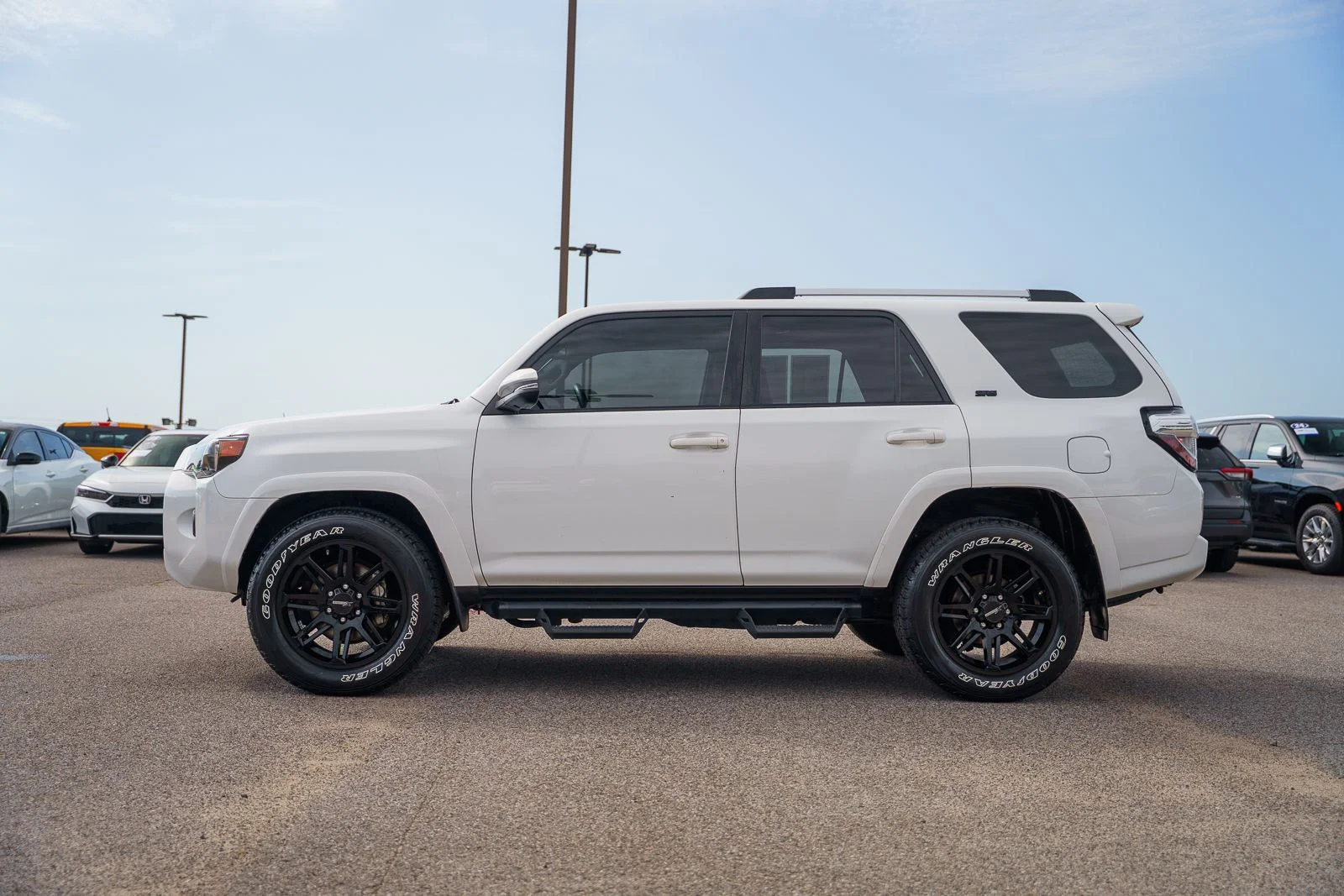 Used 2023 White Toyota SR5 Premium image 3