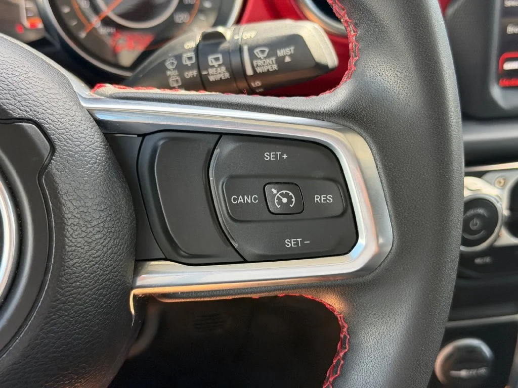 Used 2023 White Jeep Rubicon image 27
