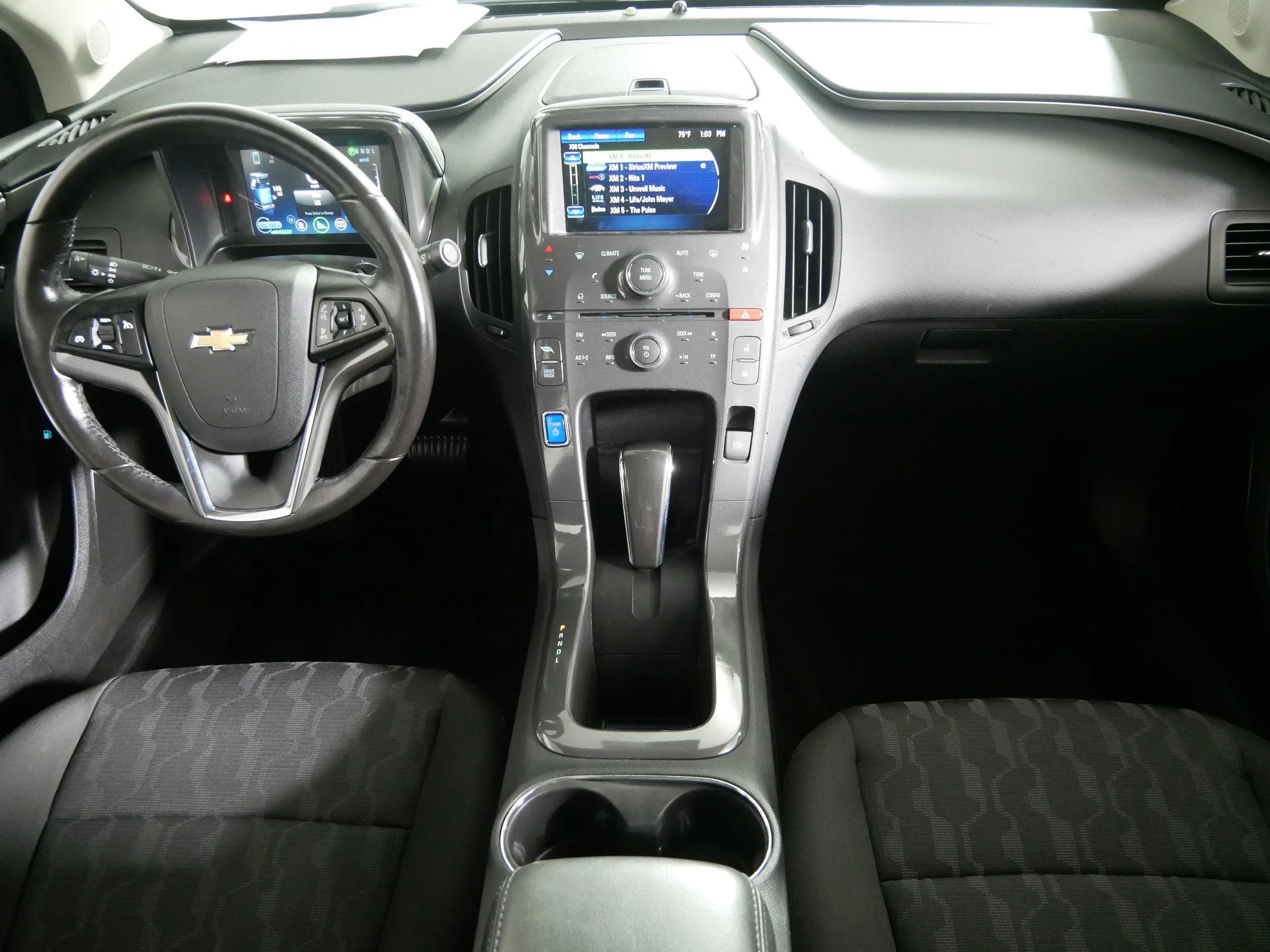 Used 2015 Silver Ice Metallic Chevrolet  image 10