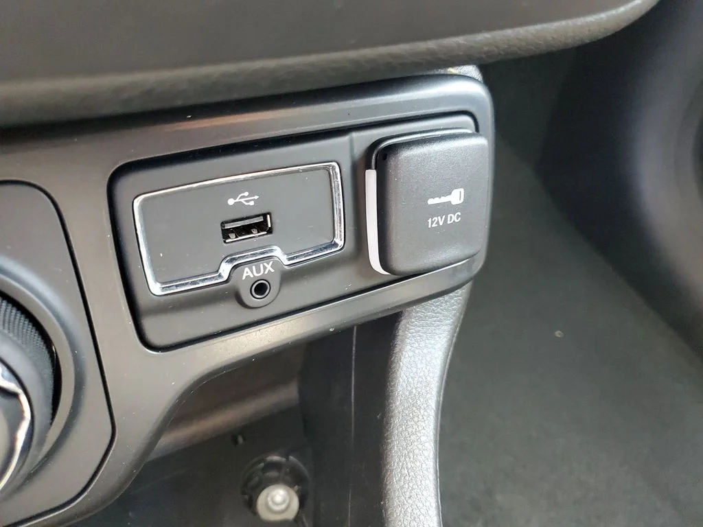 Used 2020 Black Jeep Limited image 20