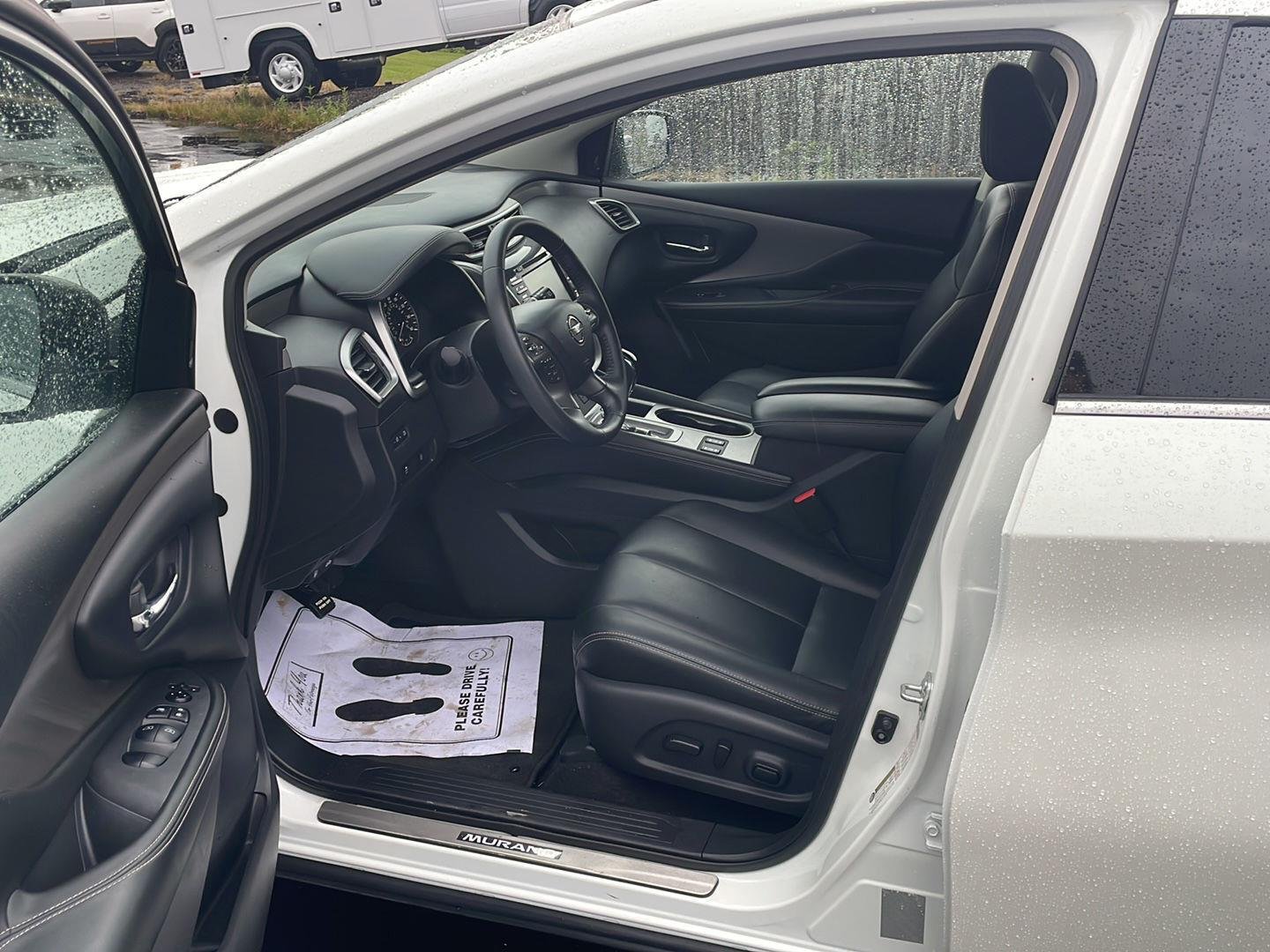 Used 2022 White Nissan SV image 10