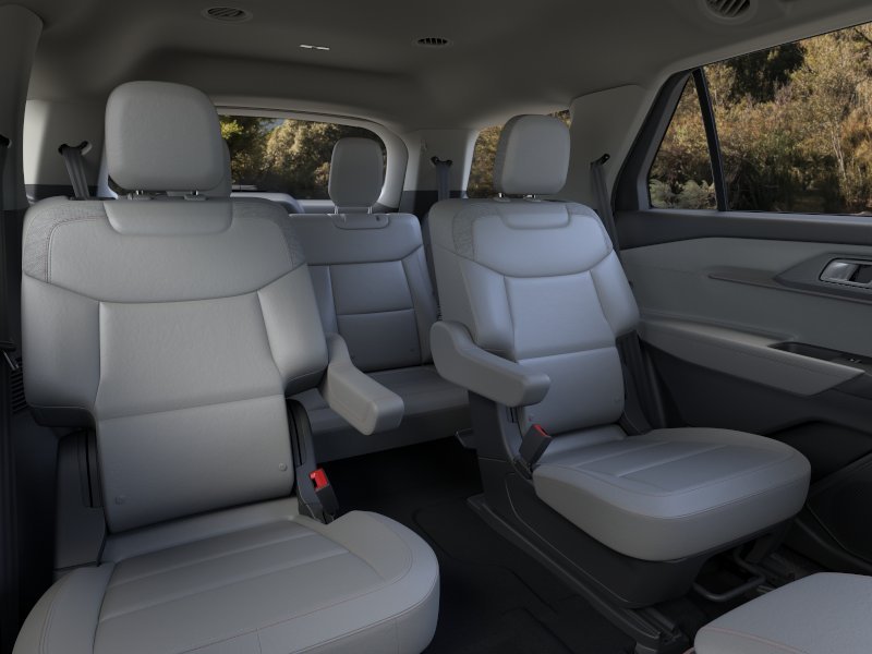 New 2026 Star White Metallic Tri-Coat Ford Active image 44