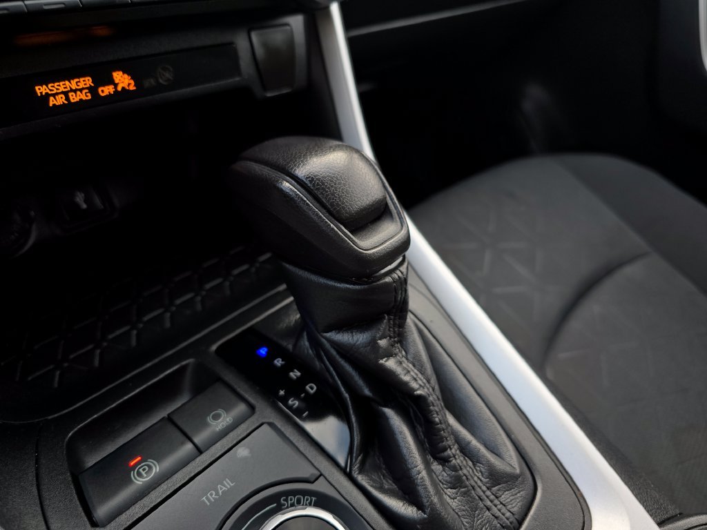 Used 2021  Toyota XLE image 27