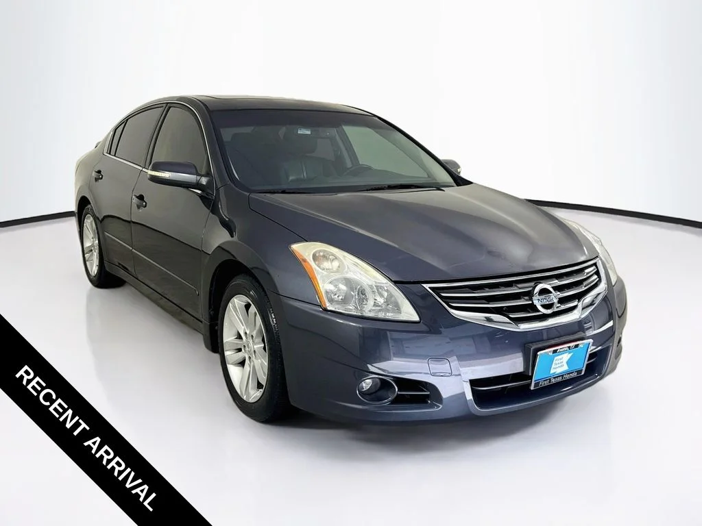 Used 2012 Dark Slate Metallic Nissan 3.5 SR image 1