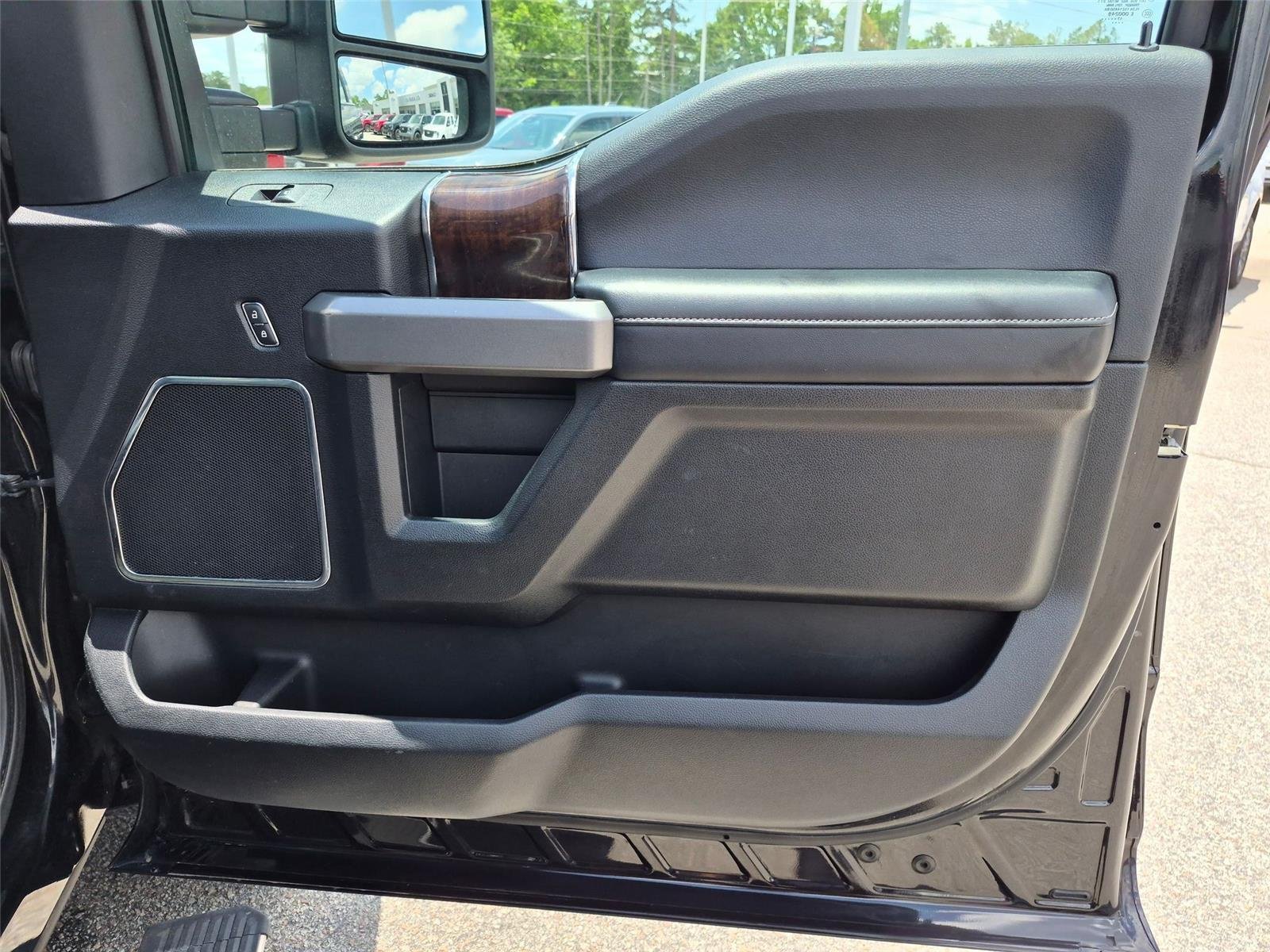 Used 2017 Shadow Black Ford Platinum image 32