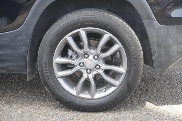Used 2022  GMC SLT image 13