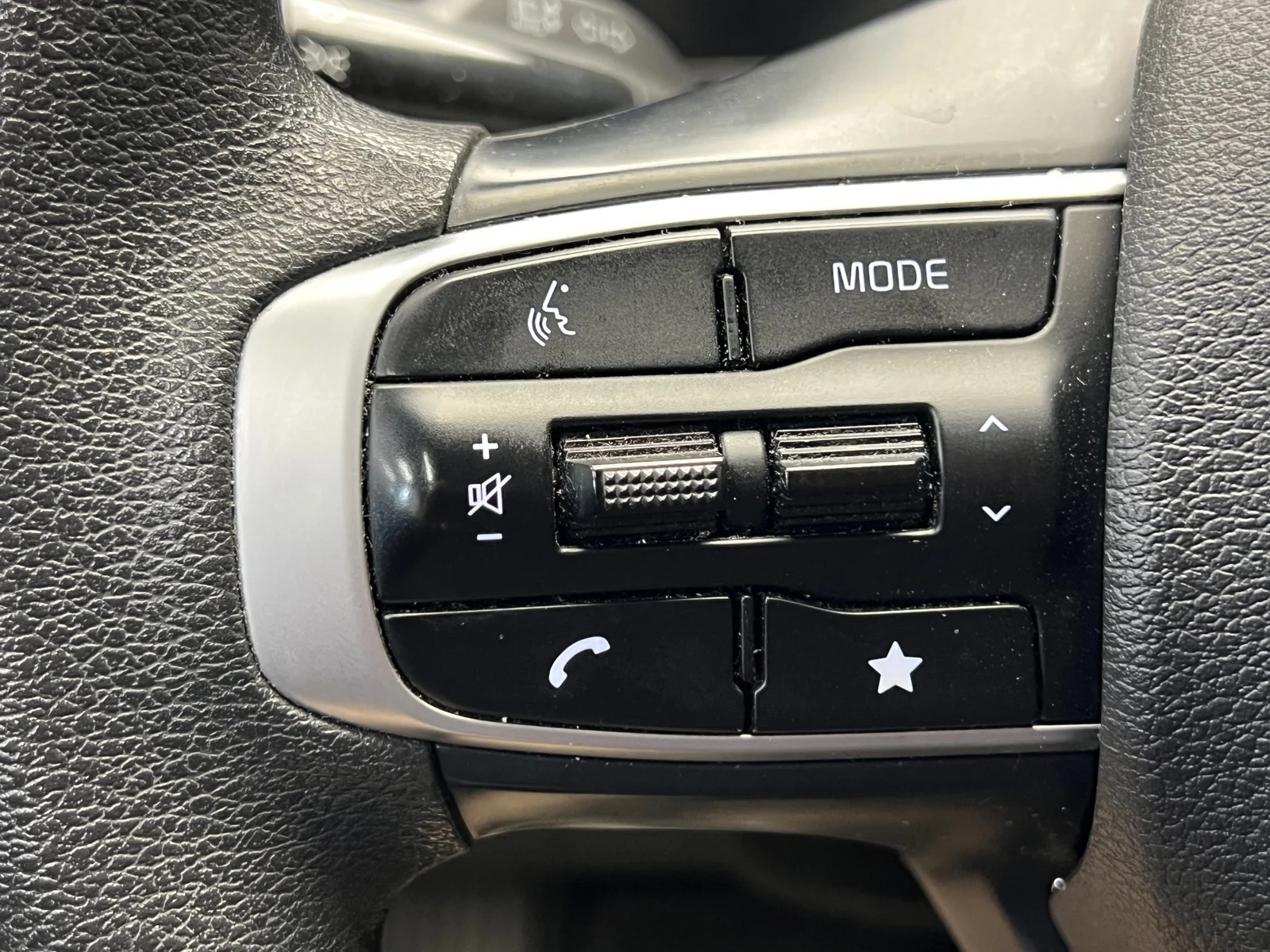 Used 2024 Gravity Gray (kdg) Kia LX image 13