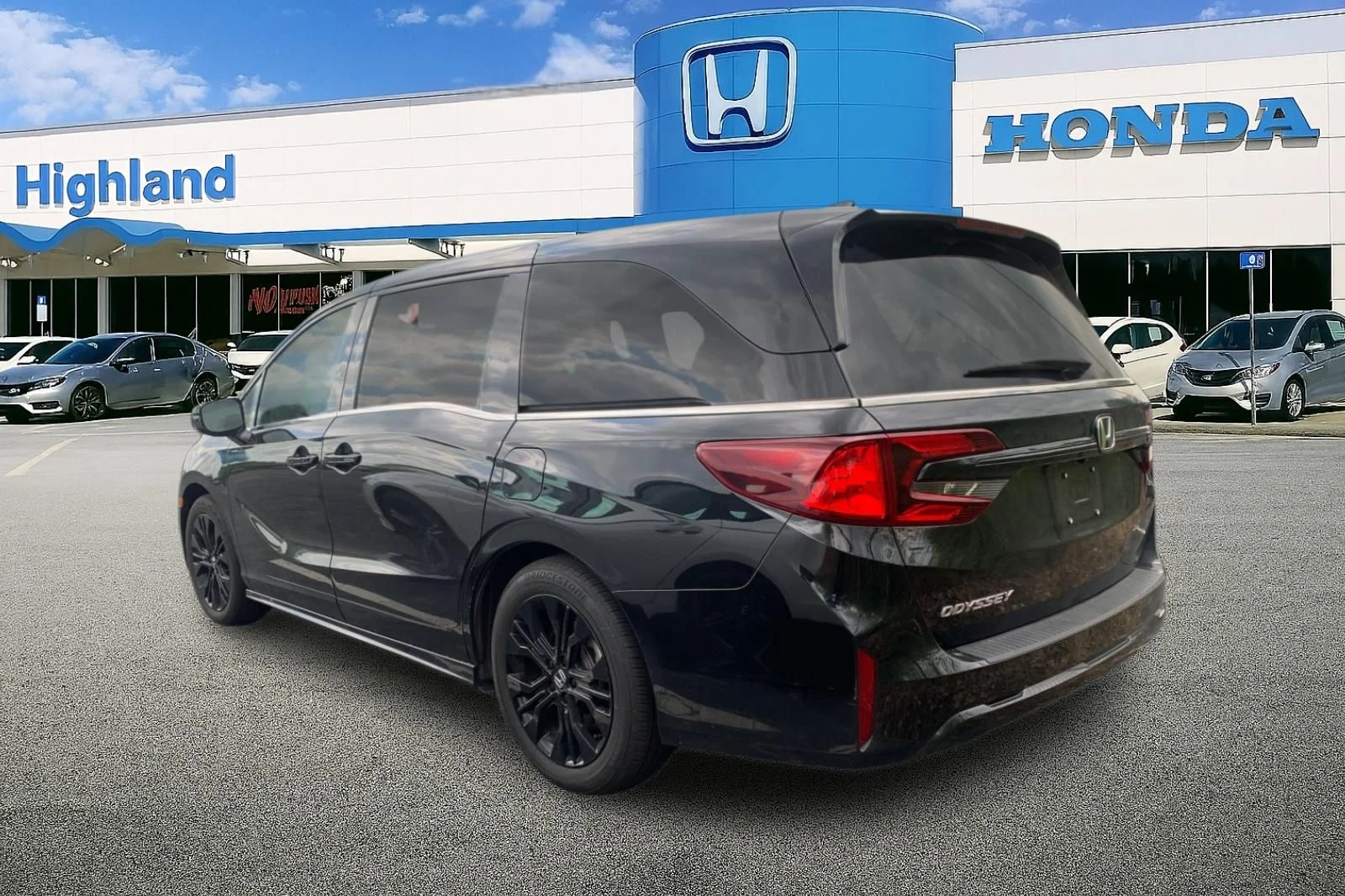 Used 2025  Honda Sport-L image 2