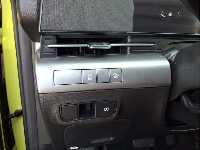 Used 2024 Yellow Hyundai SEL image 19