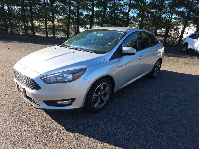 Used 2017 Silver Ford SE image 2