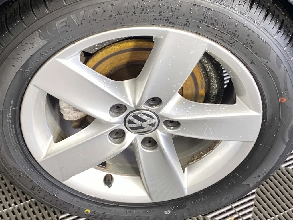 Used 2014 Black Uni Volkswagen 2.0L TDI image 24