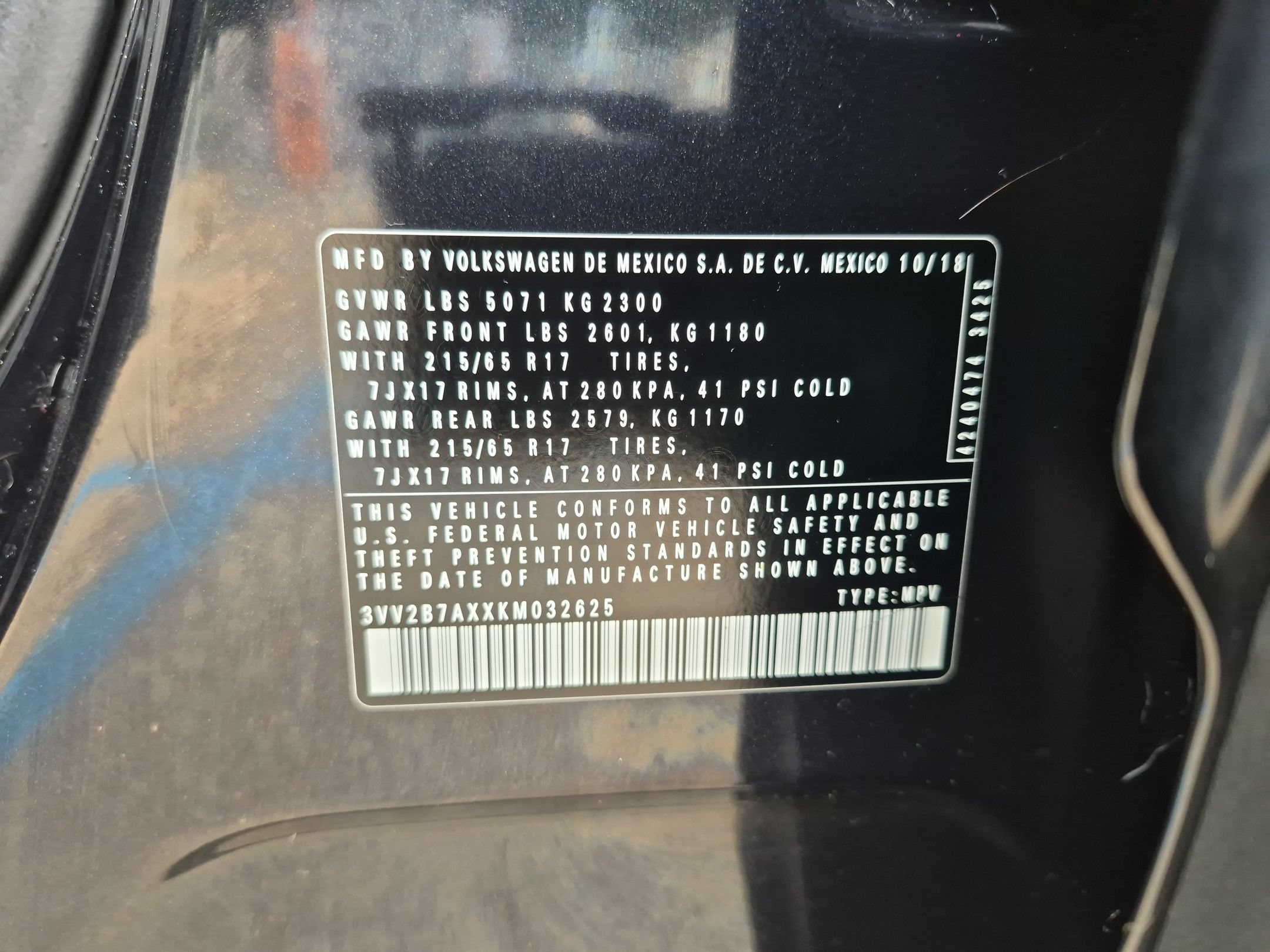 Used 2019 Deep Black Volkswagen SE image 34