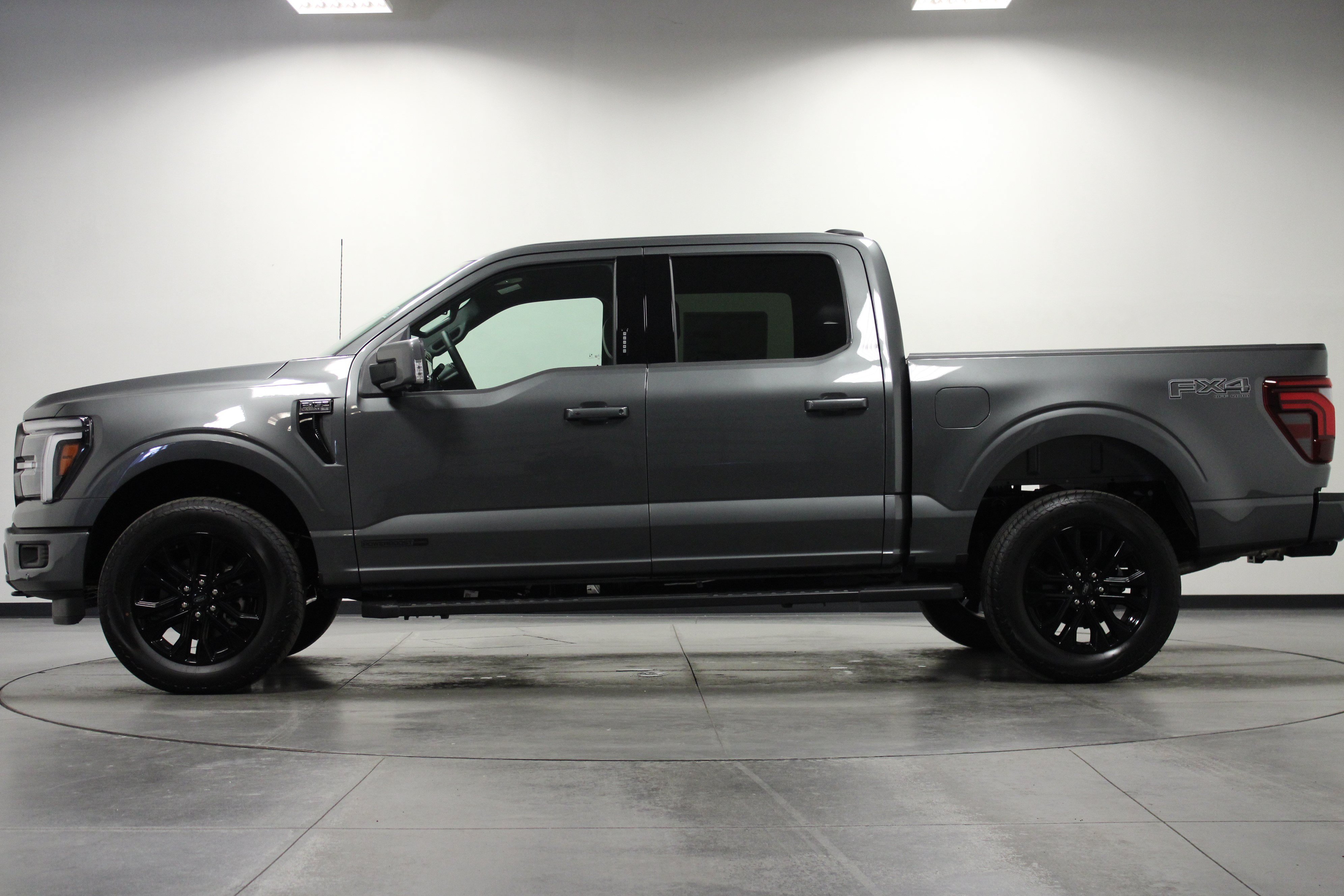 New 2026 Carbonized Gray Metallic Ford LARIAT image 7