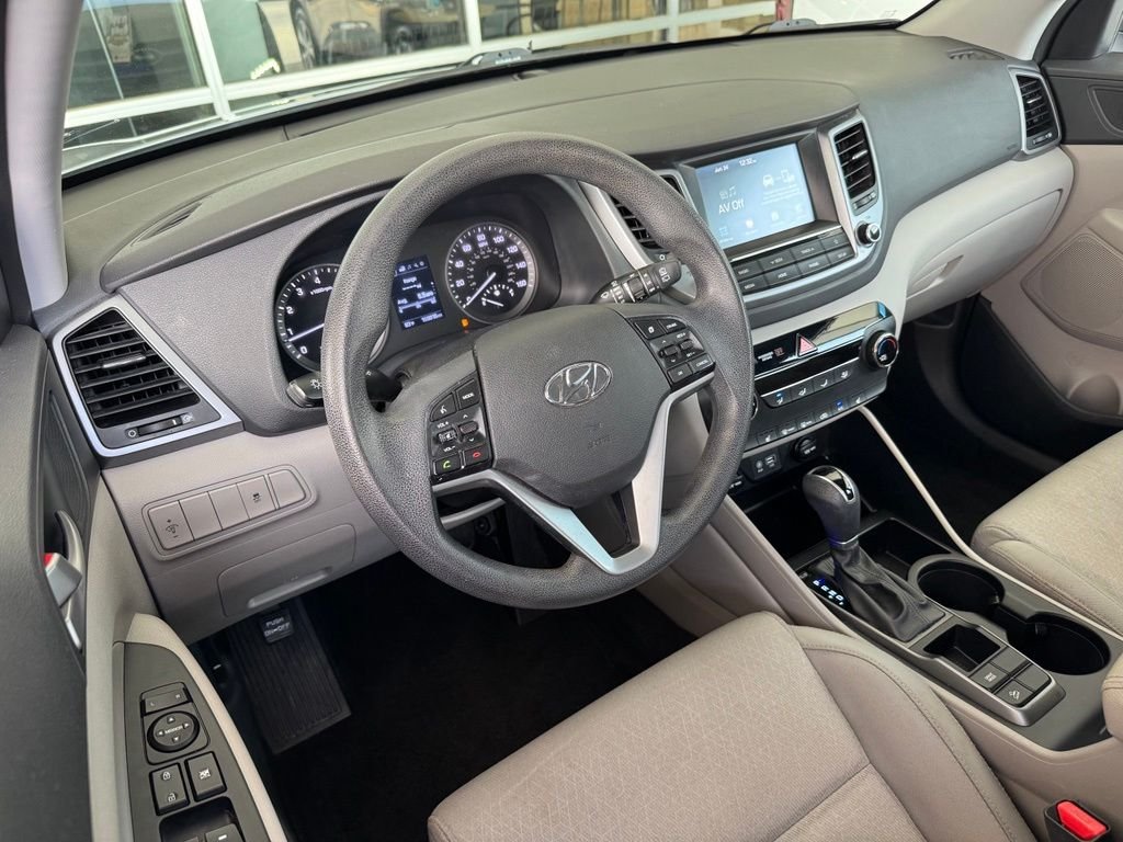 Used 2018 Silver Hyundai SEL image 3
