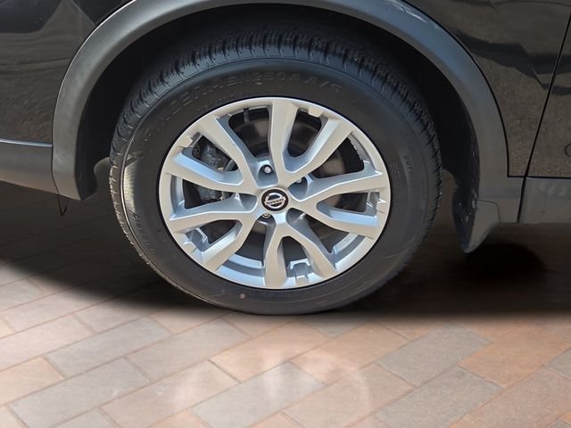 Used 2022 Magnetic Black Pearl Nissan SV image 24