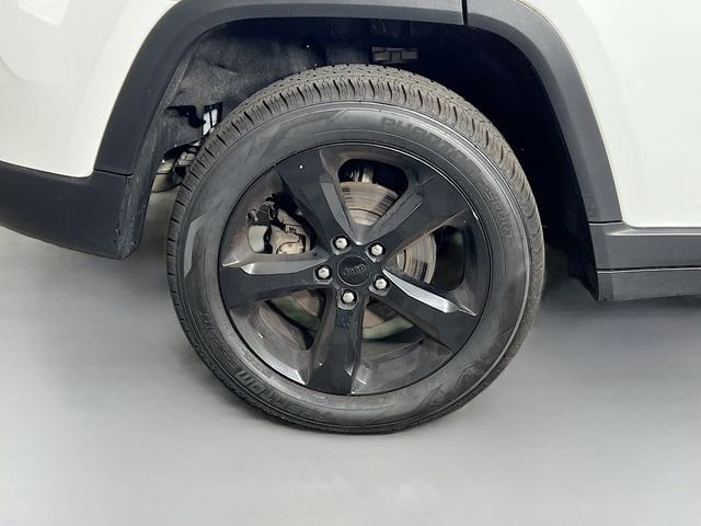 Used 2024 White Jeep Altitude image 36