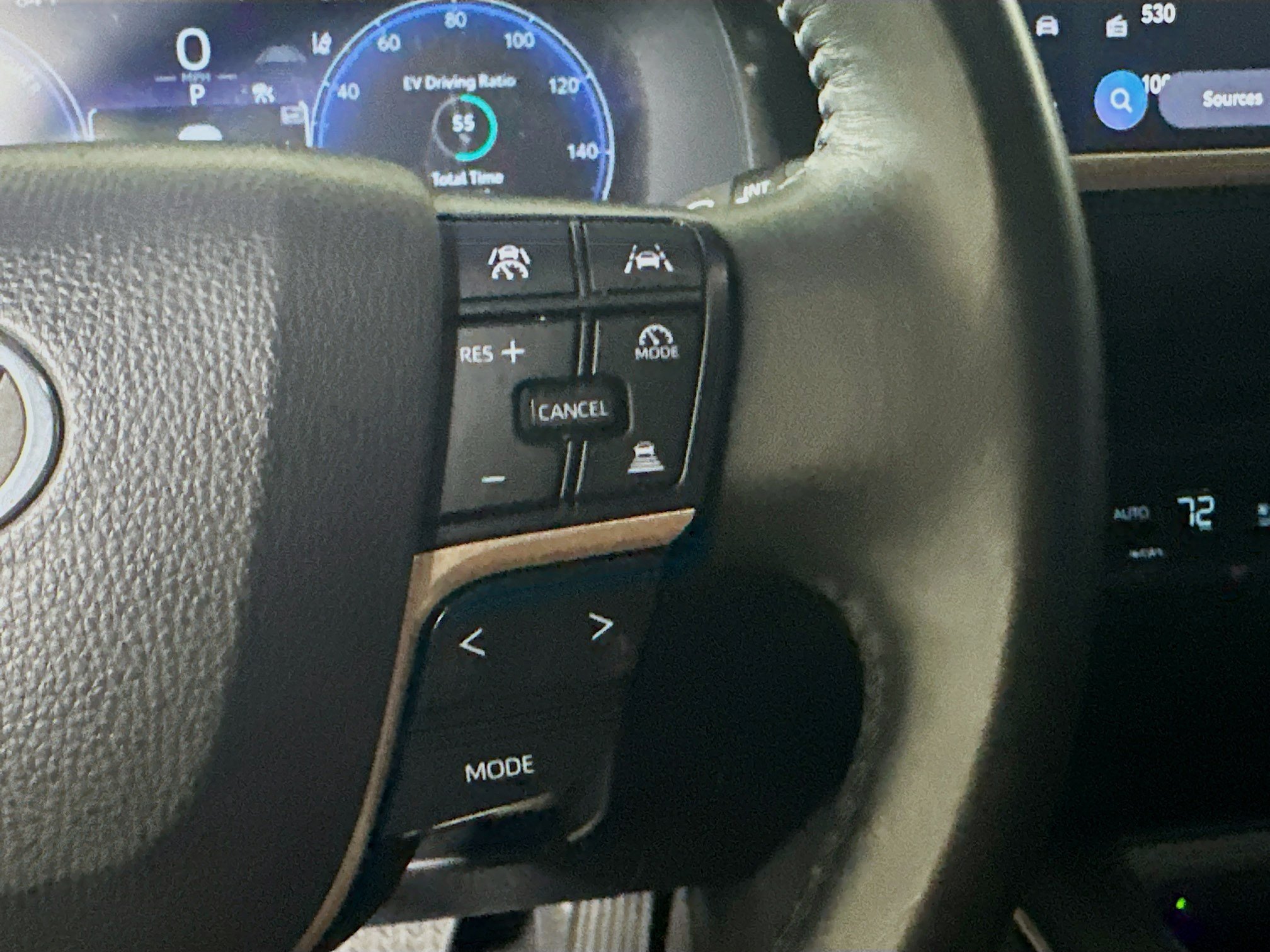 2023 Toyota Crown XLE - Photo 17