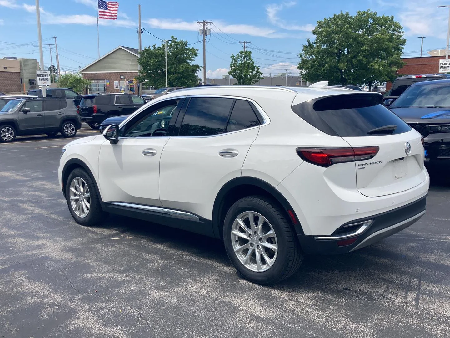 Used 2021 Summit White Buick Preferred image 5