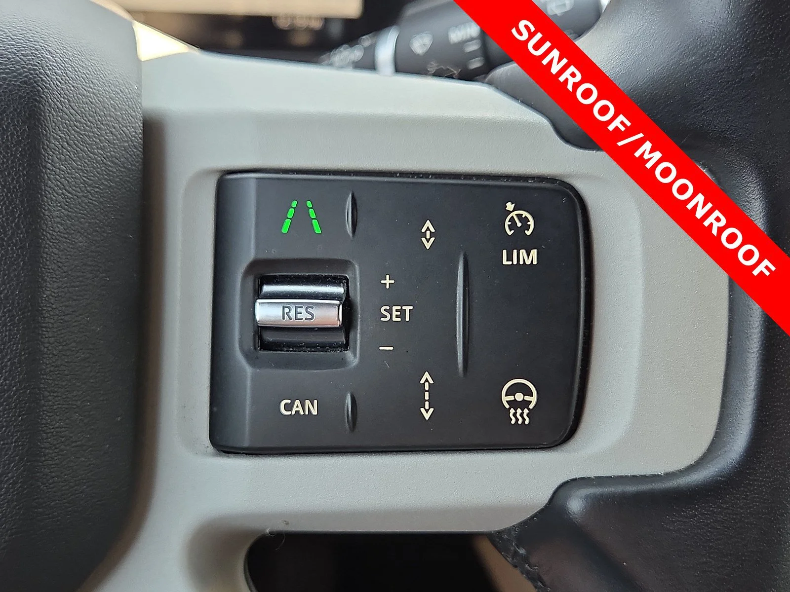 Used 2024 Carpathian Grey Premium Metallic Land Rover X-Dynamic SE image 22