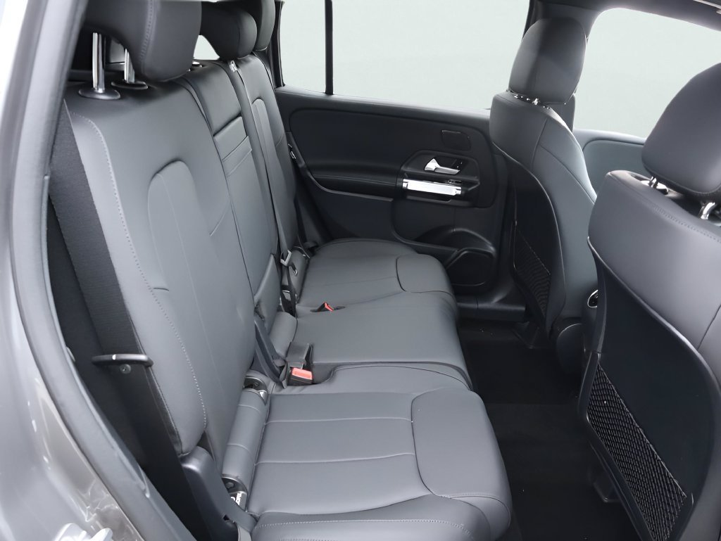 Used 2026 Mountain Grey Metallic Mercedes-Benz GLB 250 image 19