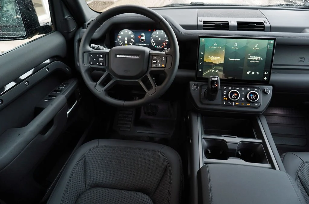 New 2026 Santorini Black Land Rover X-Dynamic SE image 16