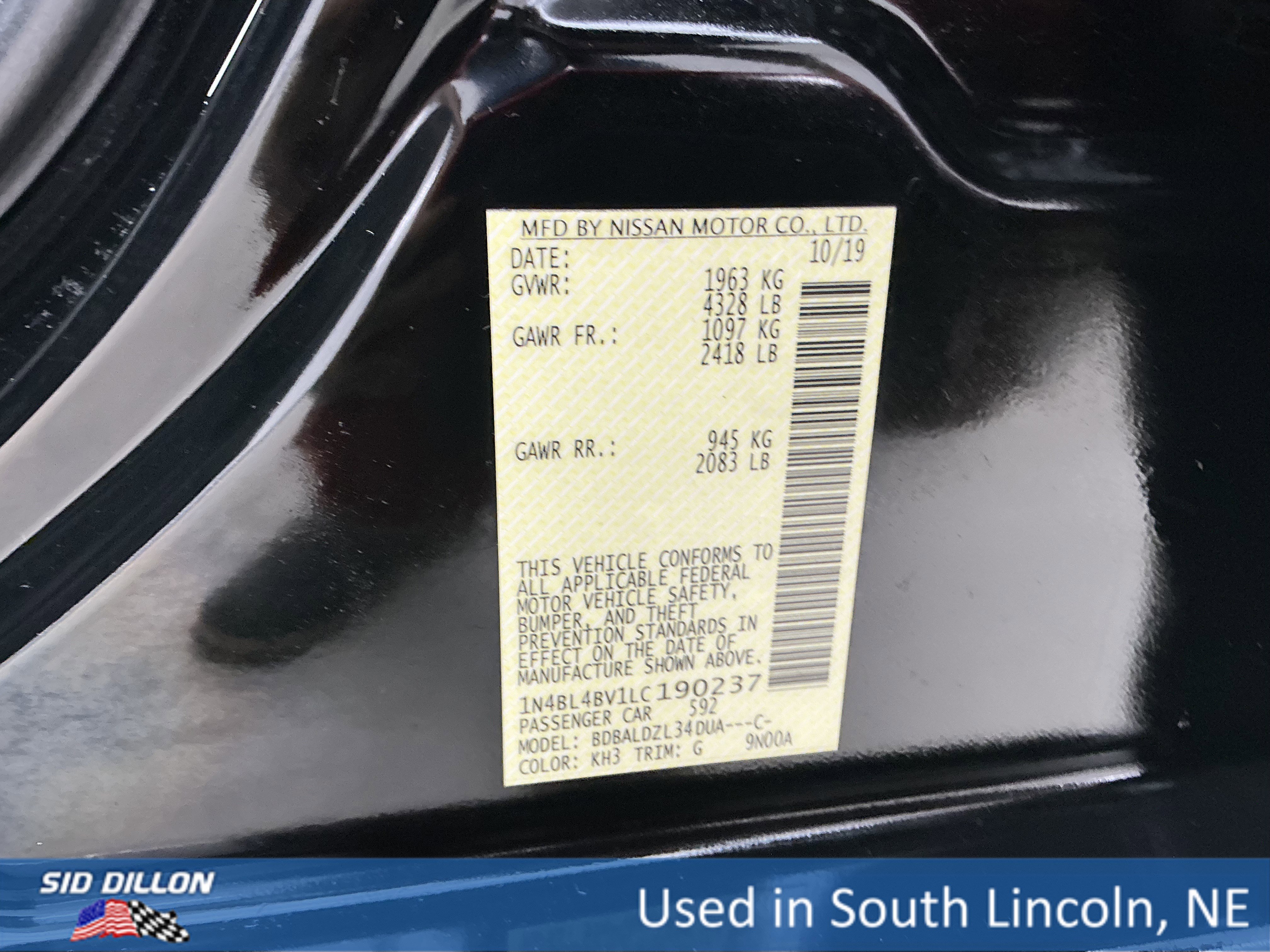 Used 2020 Super Black Nissan 2.5 S image 14