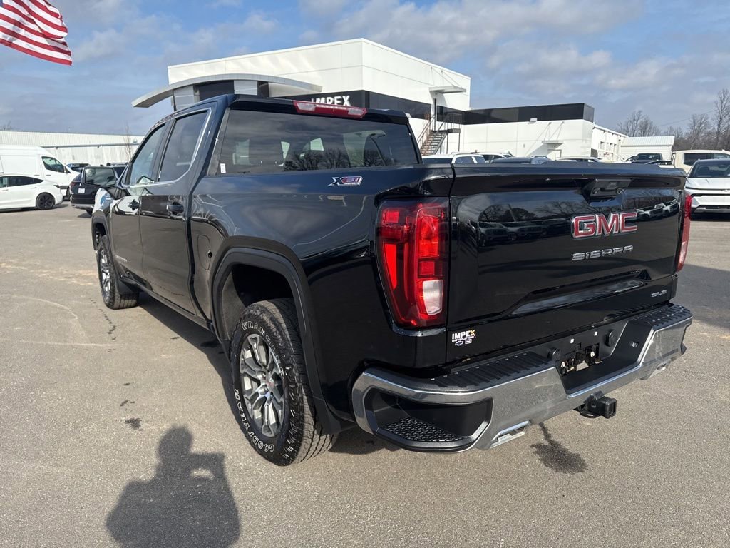 View vehicle photo 3