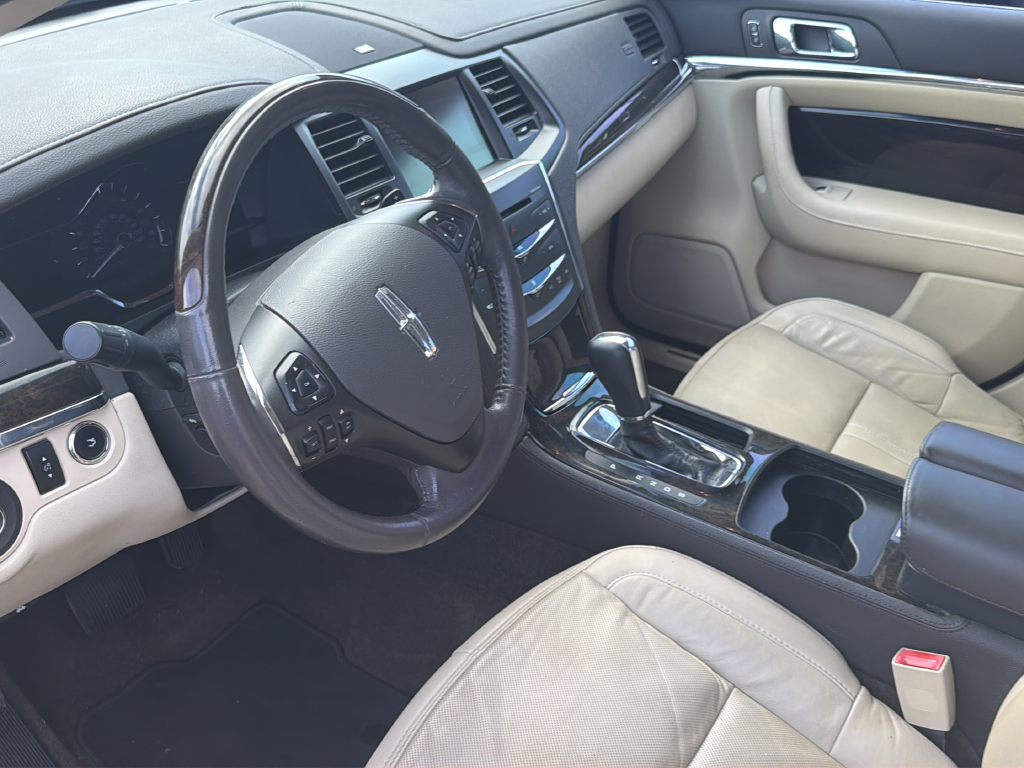 Used 2014 Silver Lincoln Base image 15