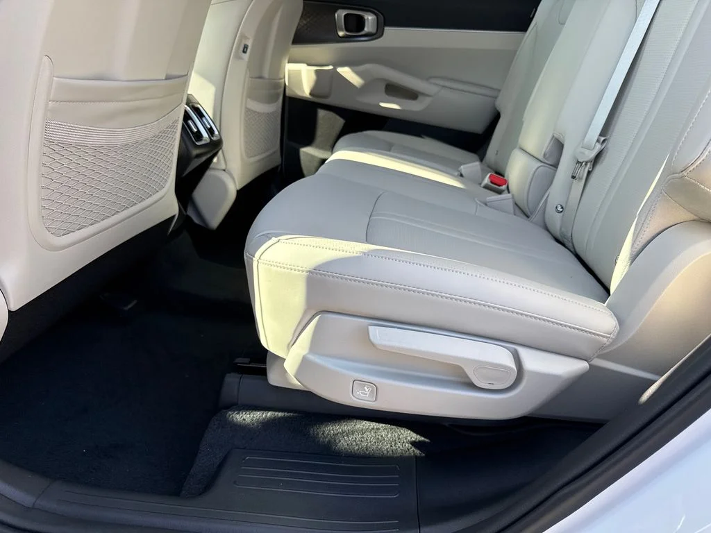 New 2026 White Kia S image 20
