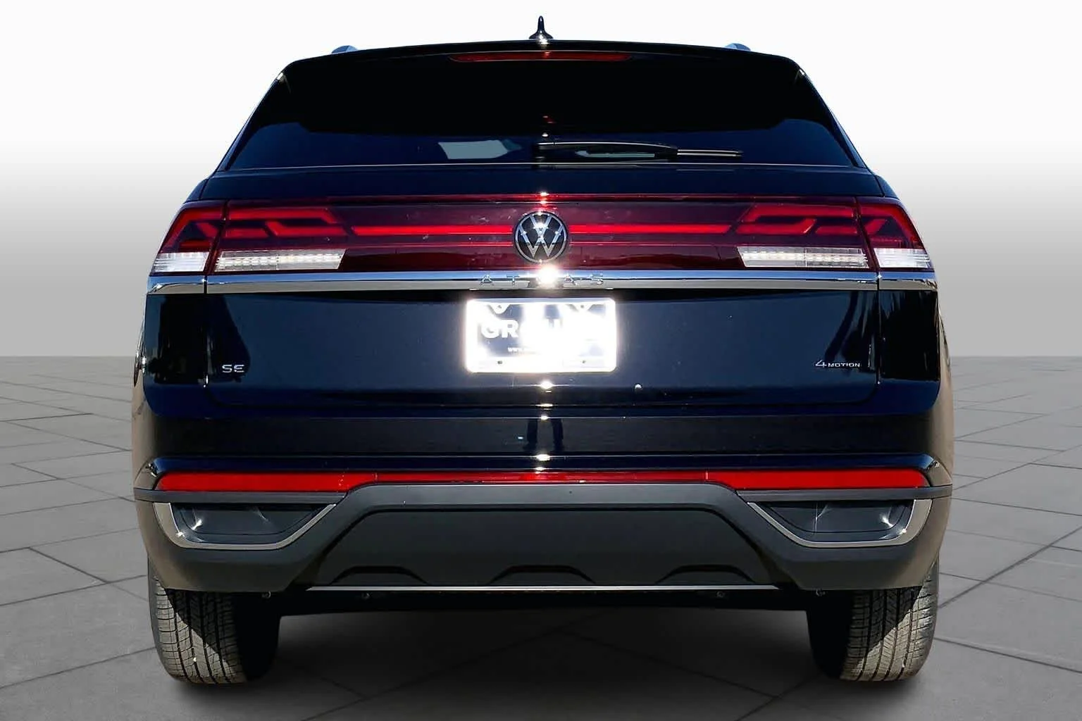 New 2026 Deep Black Pearl Volkswagen 2.0T SE image 4