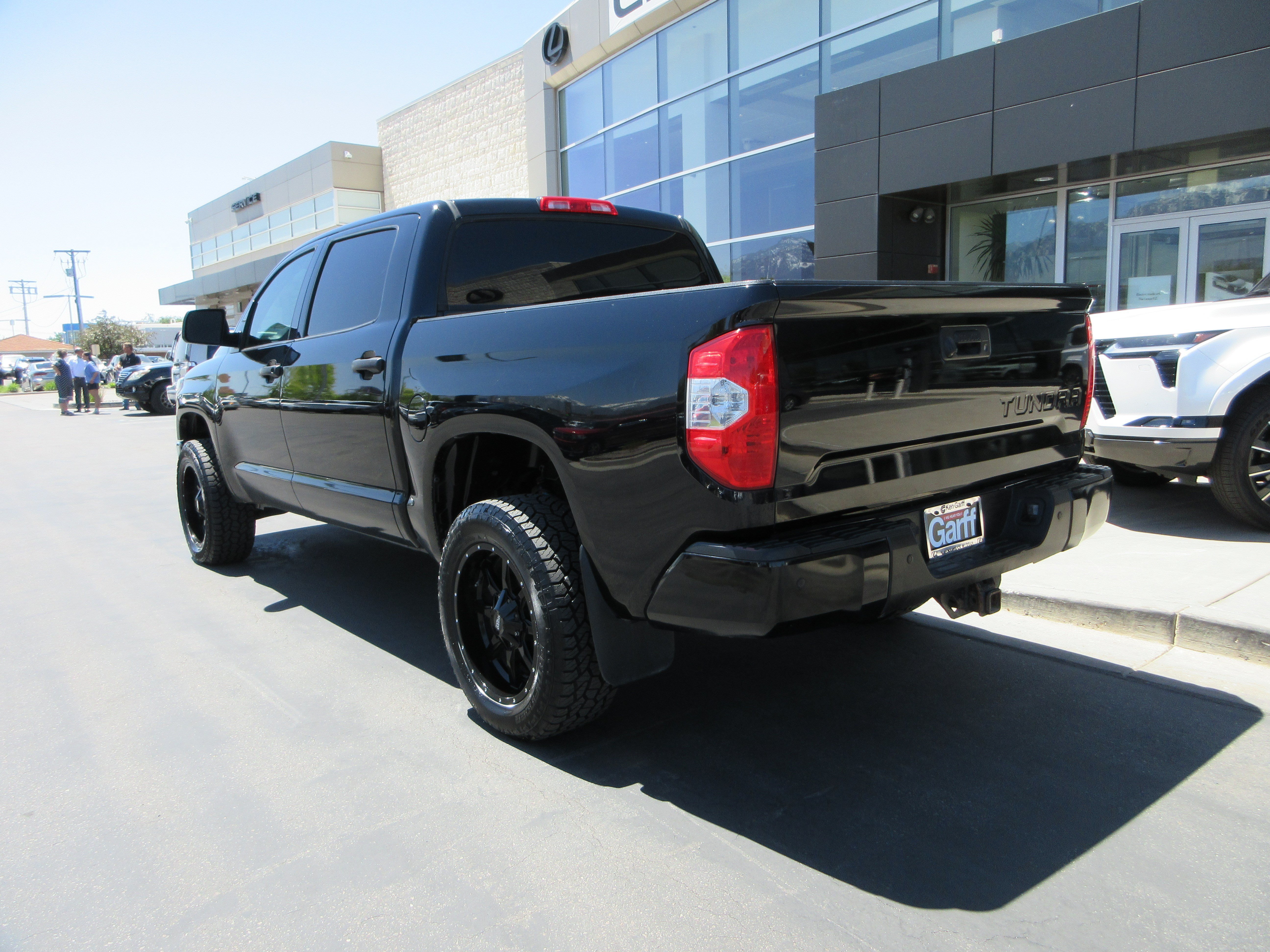 Used 2019 Midnight Black Metallic Toyota SR5 image 5
