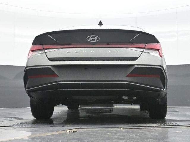 New 2026 Gray Hyundai SEL Sport Plus image 18